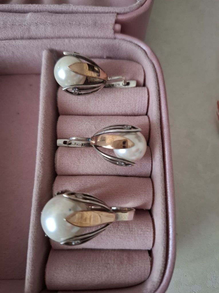 Продам набор с жемчугом