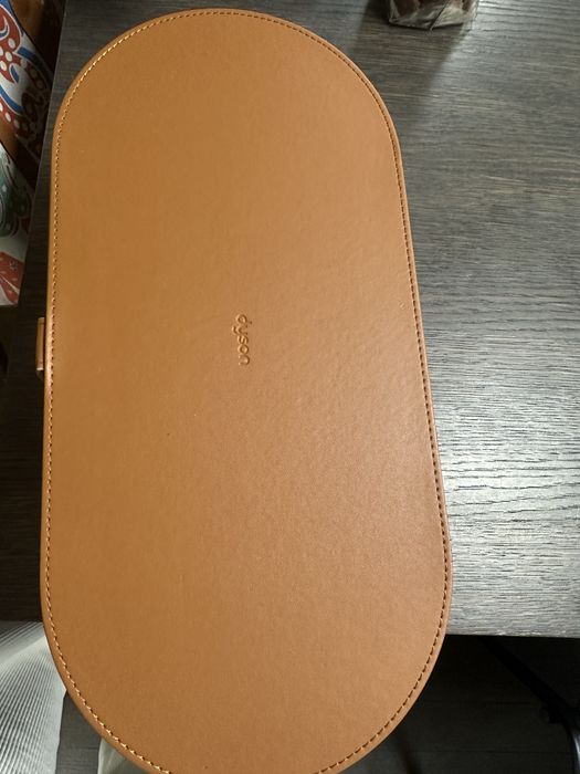 Dyson-сешоар с кутия