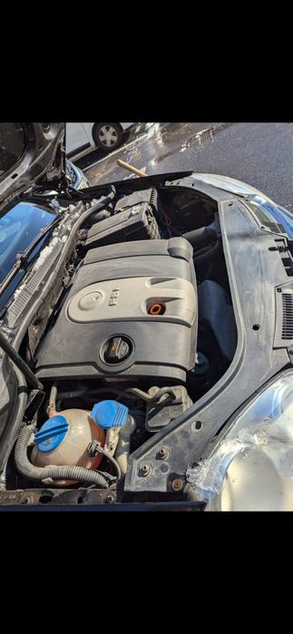 Vând golf 5 din 2005 benzina