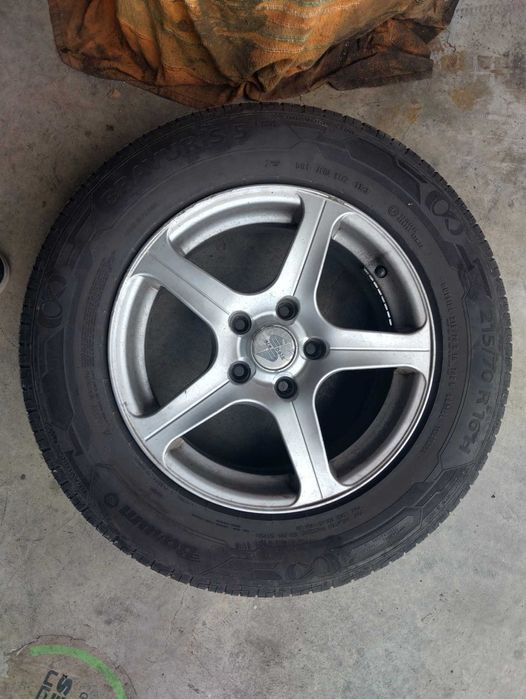 Джанти 5x114,3 с гуми 215 70 16 Barum Bravuris