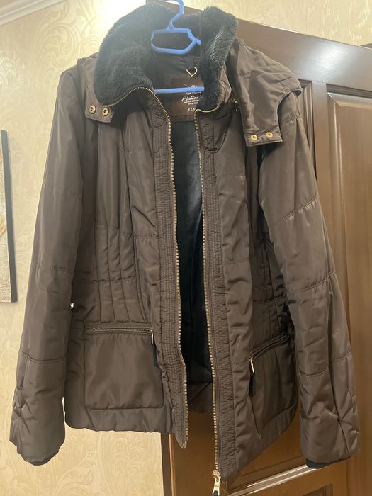 Продам пуховики женские и мужские