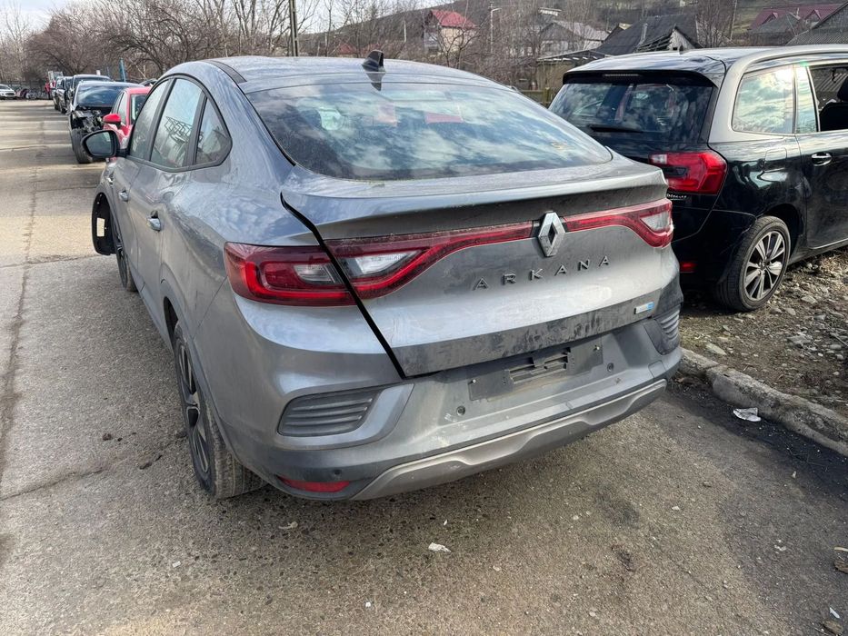 Dezmembrez Renault Arkana 2022