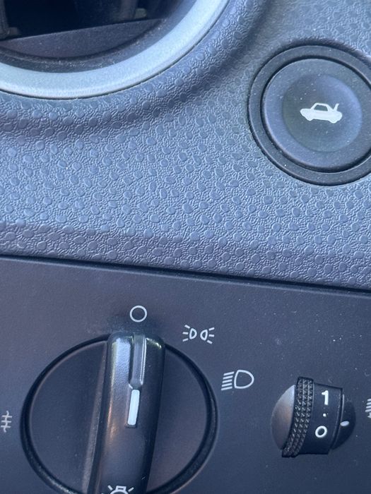 Продавам Форд фиеста