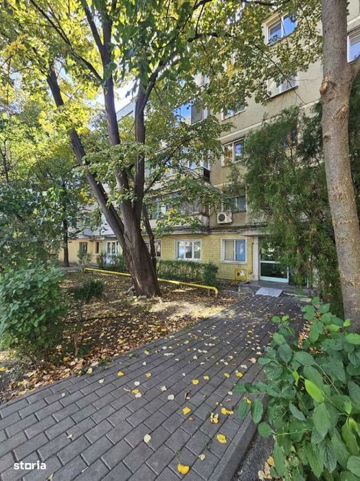 Podul de Piatra, apartament liber, 2 camere, 72000euro neg