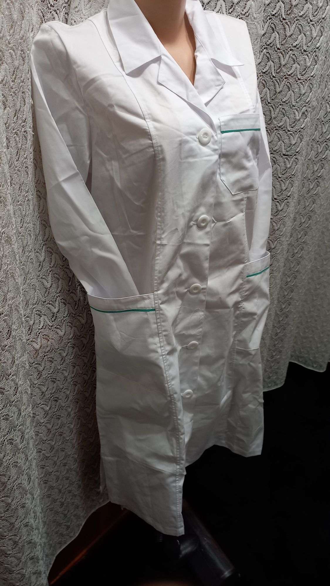 Новые медицинские халаты фабричные ,