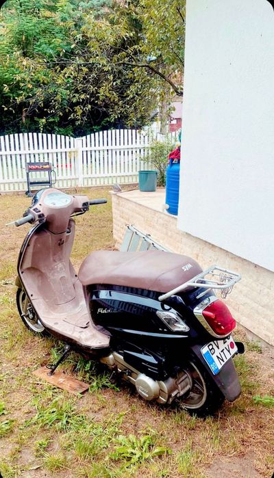 Motoscuter 125 negru