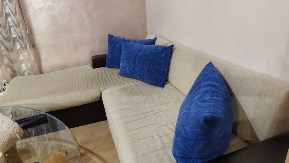 Ъглов диван запазен