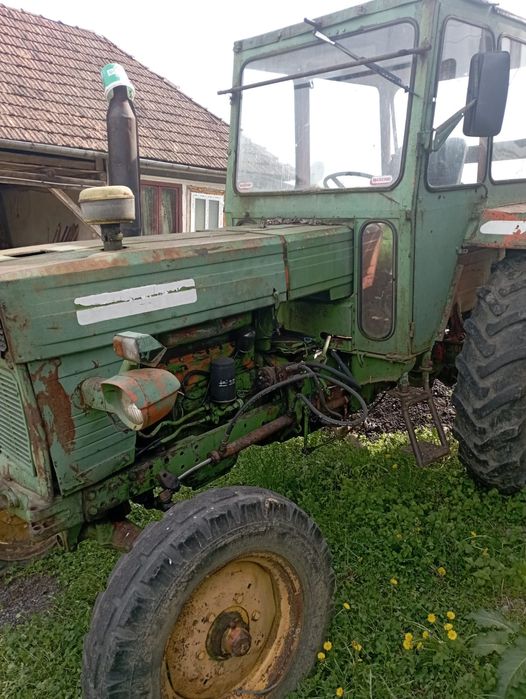 Vând tractor 650