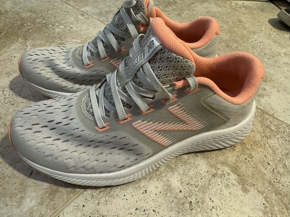 Маратонки New balance 35 номер