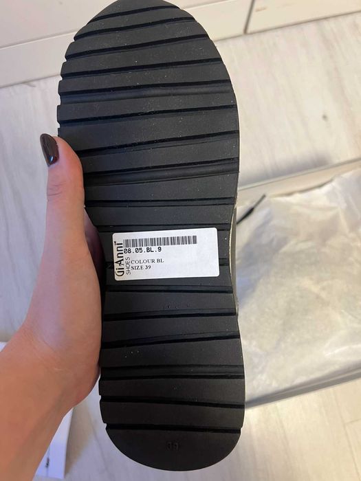 GiAnni нови кожени маратонки 39