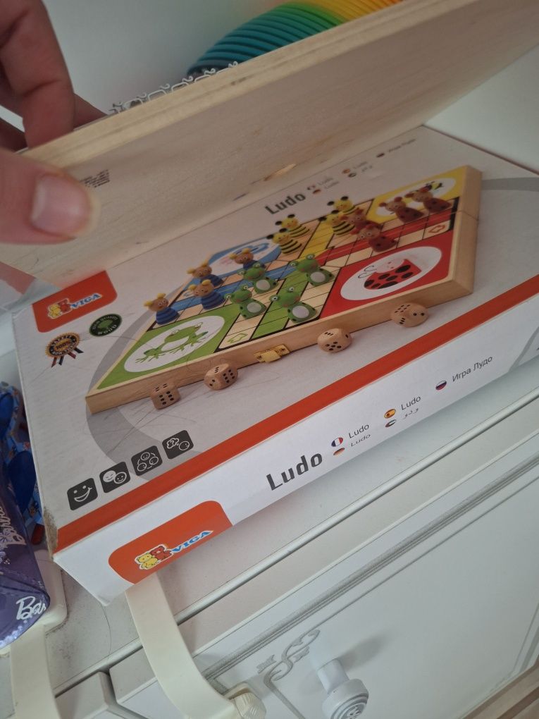 Дървени играчки  и пъзели