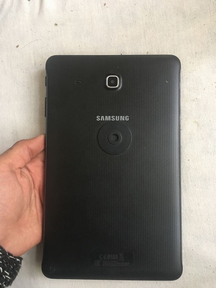 Galaxy samsung tab e