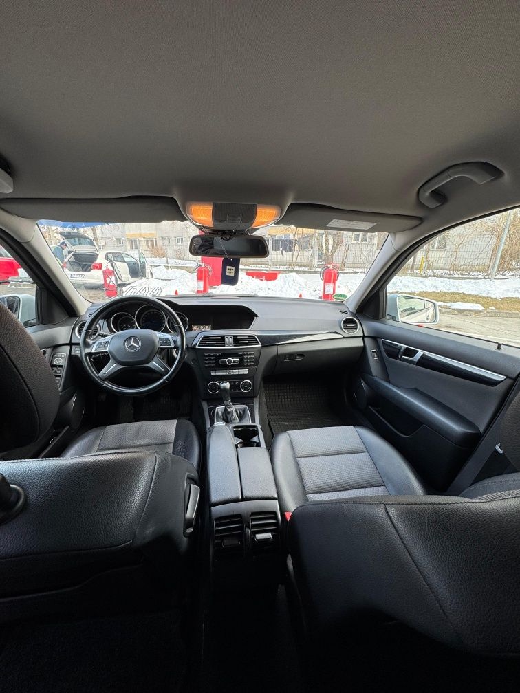 Mercedes-Benz c220 w204