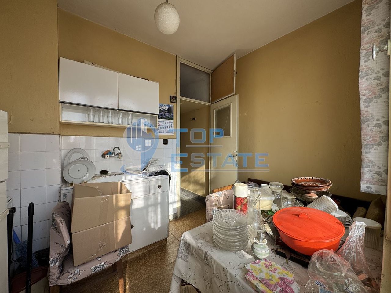 Продава се Двустаен апартамент в Горна Оряховица - 62 кв.м за 934 €/кв.м - Снимка #2