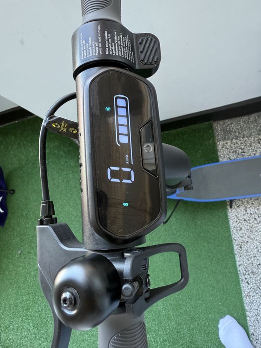 Електрическа тротинетка Segway- Ninebot KickScooter C2 Pro,