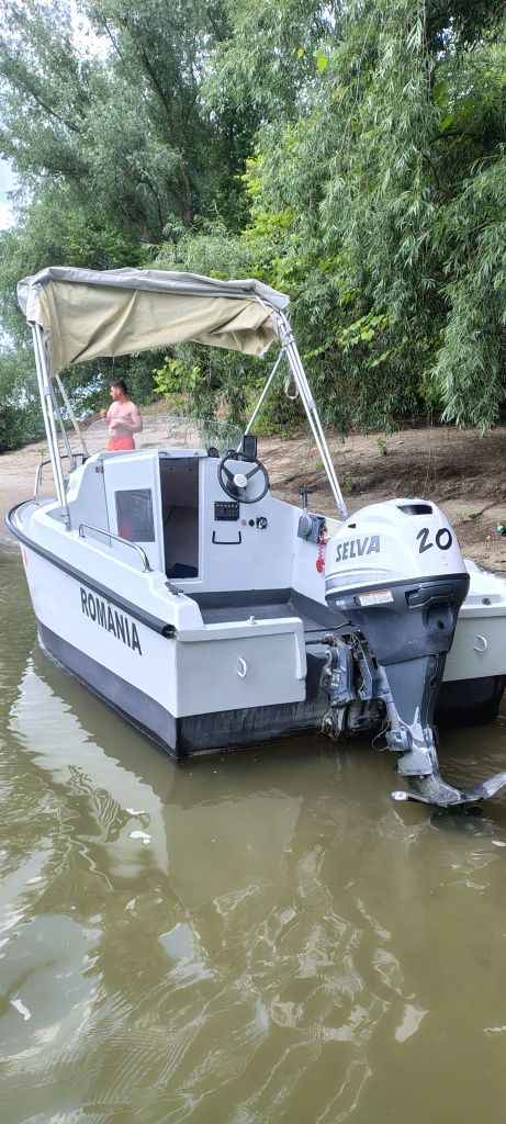 Barcă Clear Liner Cabine 400 + Motor Selva 4 timpi (Yamaha)