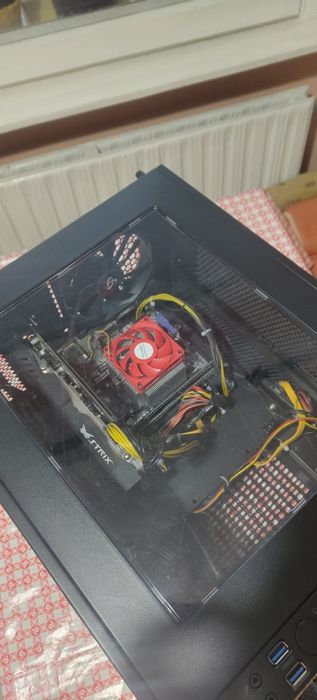 Продавам компютър и монитор AMD 860K / 8GB RAM/ NVIDIA GTX 960