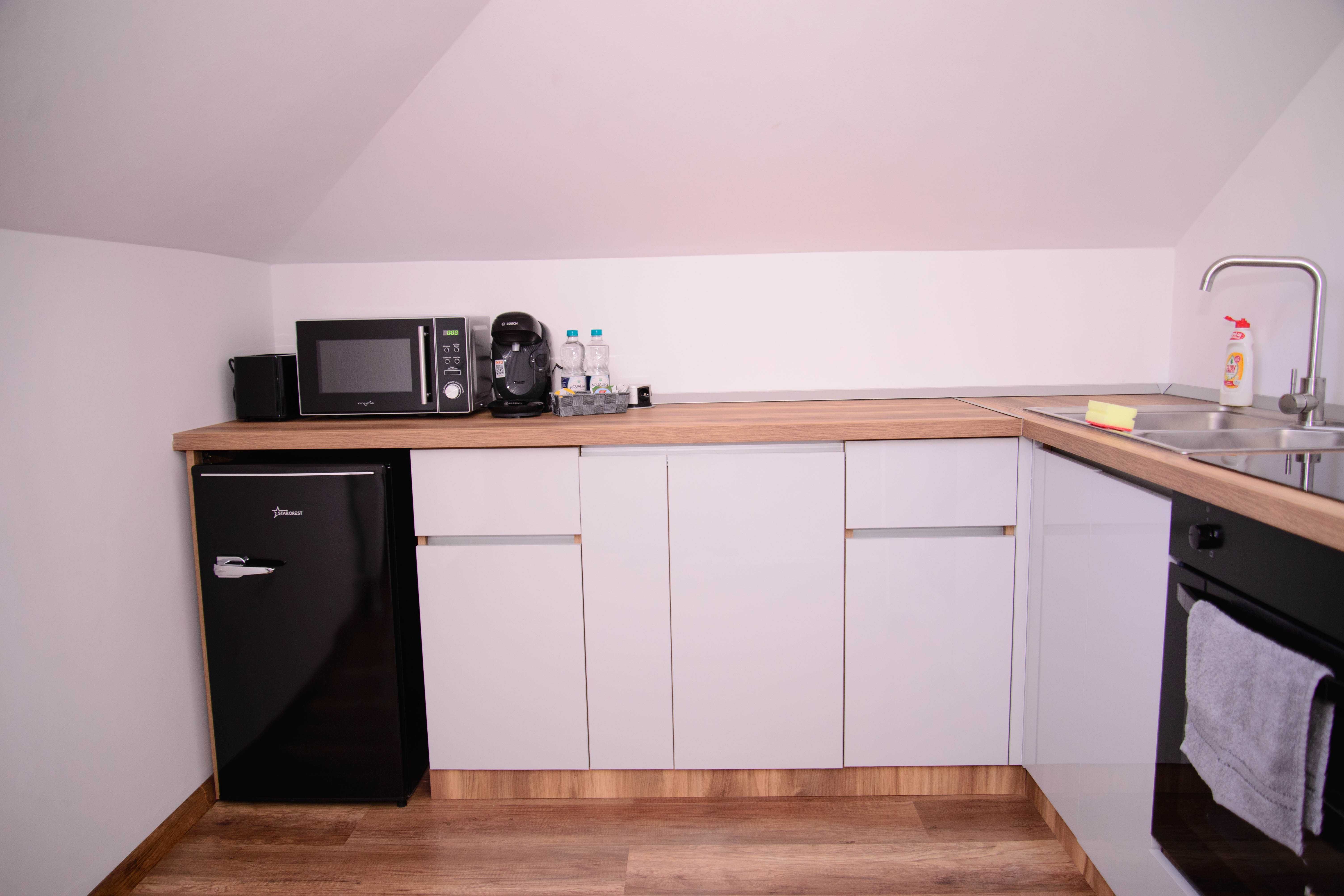 Inchiriez apartament 2 camere in regim hotelier zona Mall-Precista