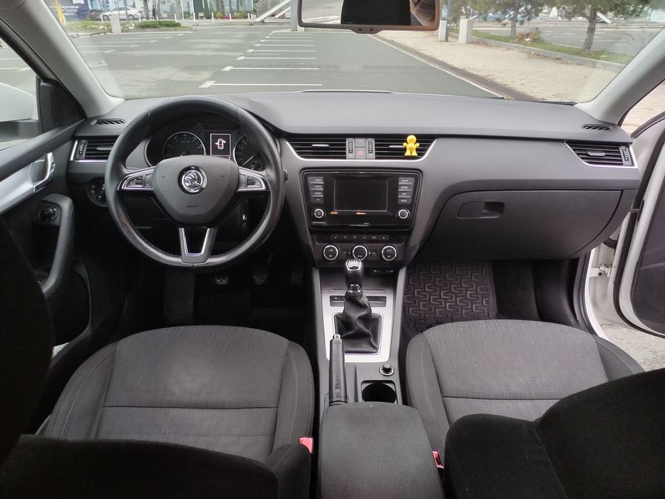 Vând Skoda Octavia 3