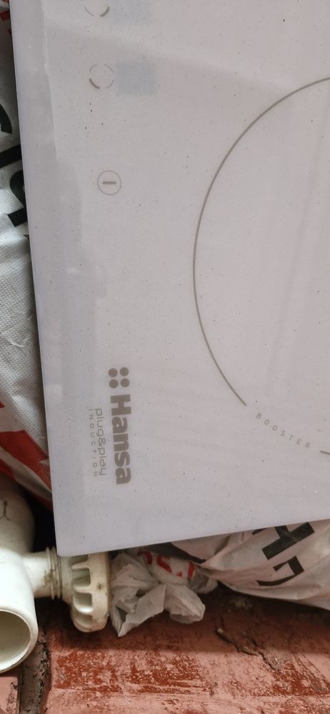 Продам варочную плиту hansa