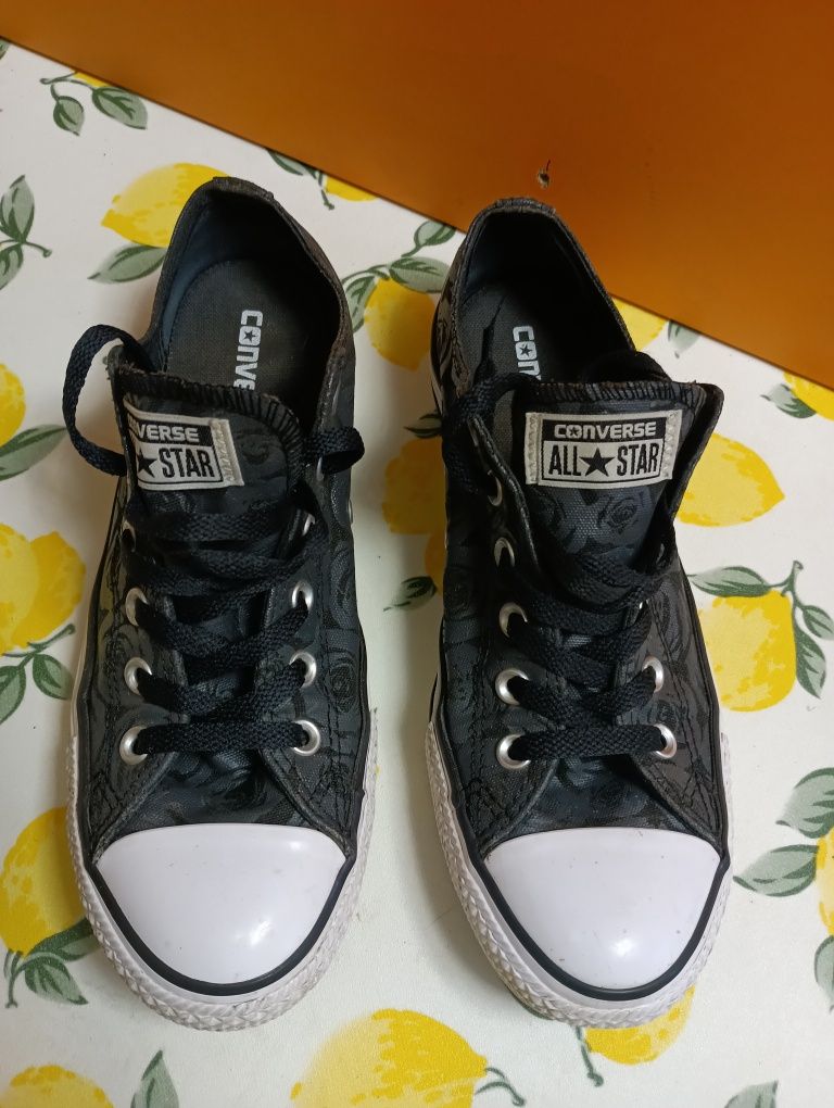 Converse N 40 Black Roses - 22 лв