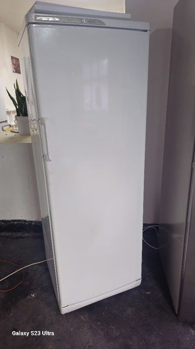 Продам морозильник