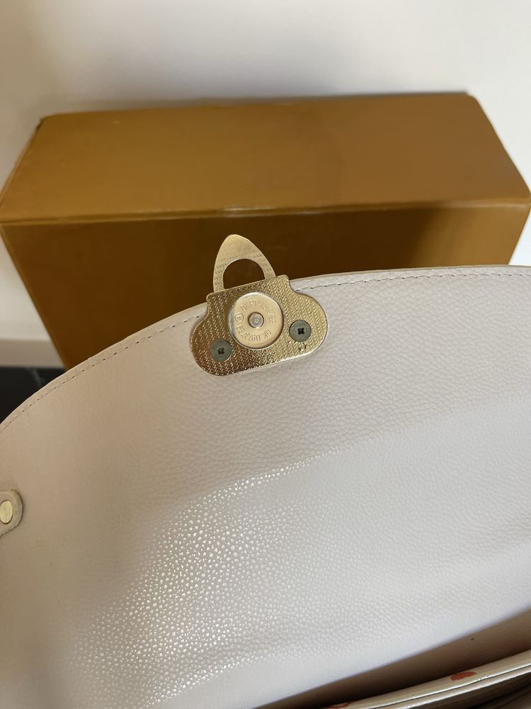Дамска чанта Louis Vuitton