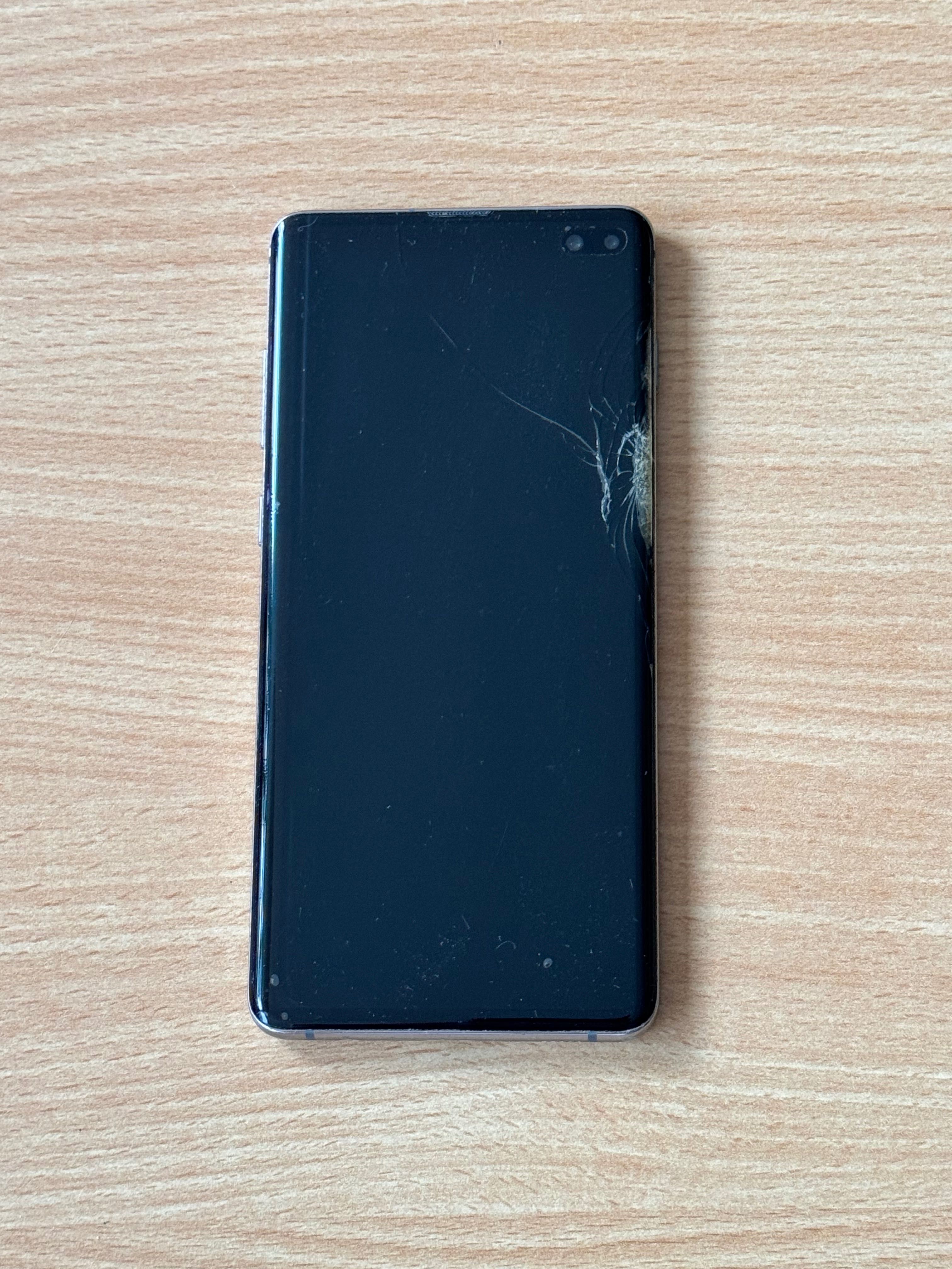 Телефон Samsung S10plus