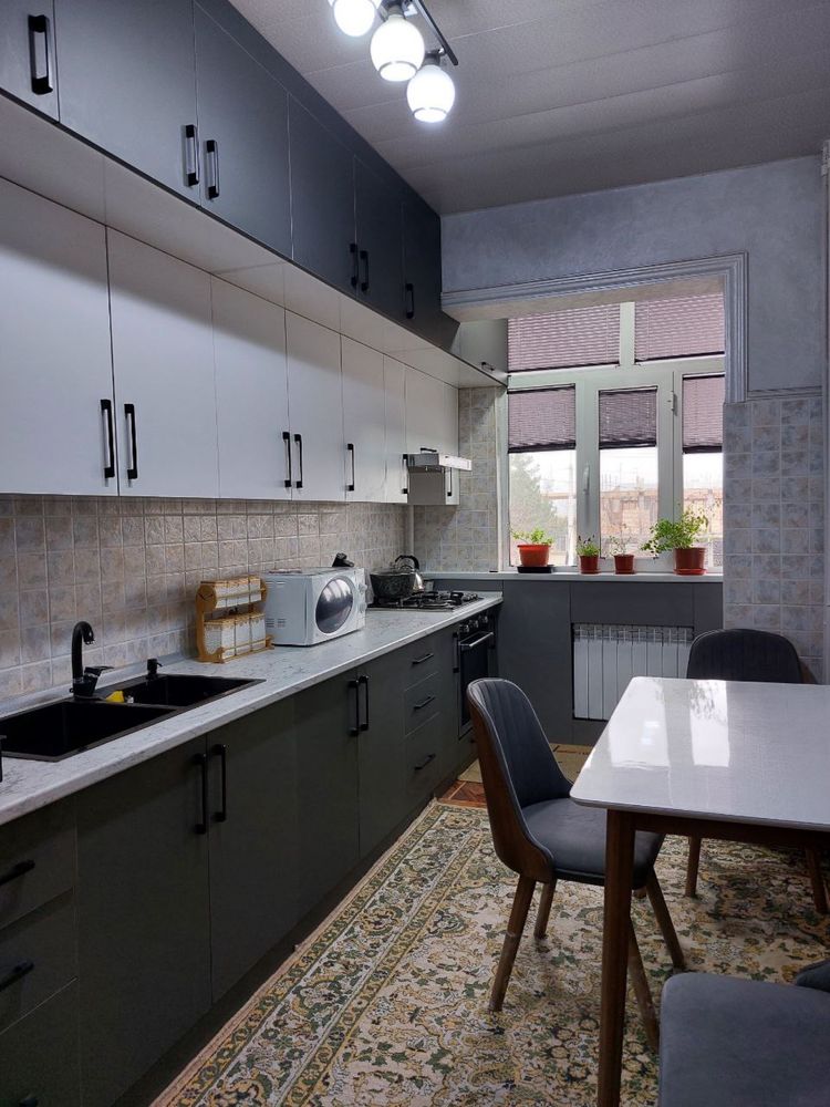 Kvartira 9 qavatli doʻm 3 qavat 3 xona 71 k