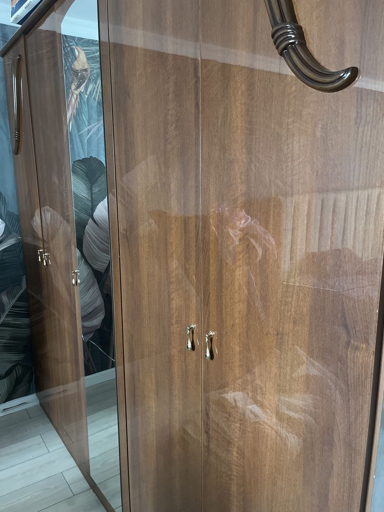 Продам шифоньер и шкаф. Состояние отличное