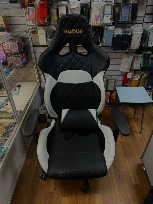 Игровое кресло Gamdias Zelus E1