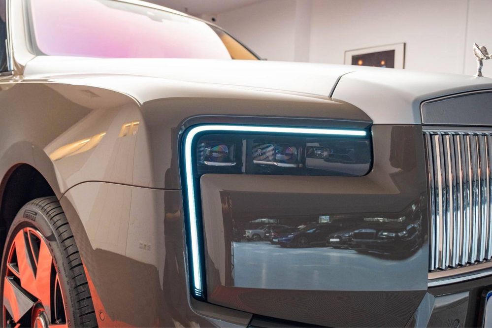 Rolls-Royce Cullinan Silver Badge