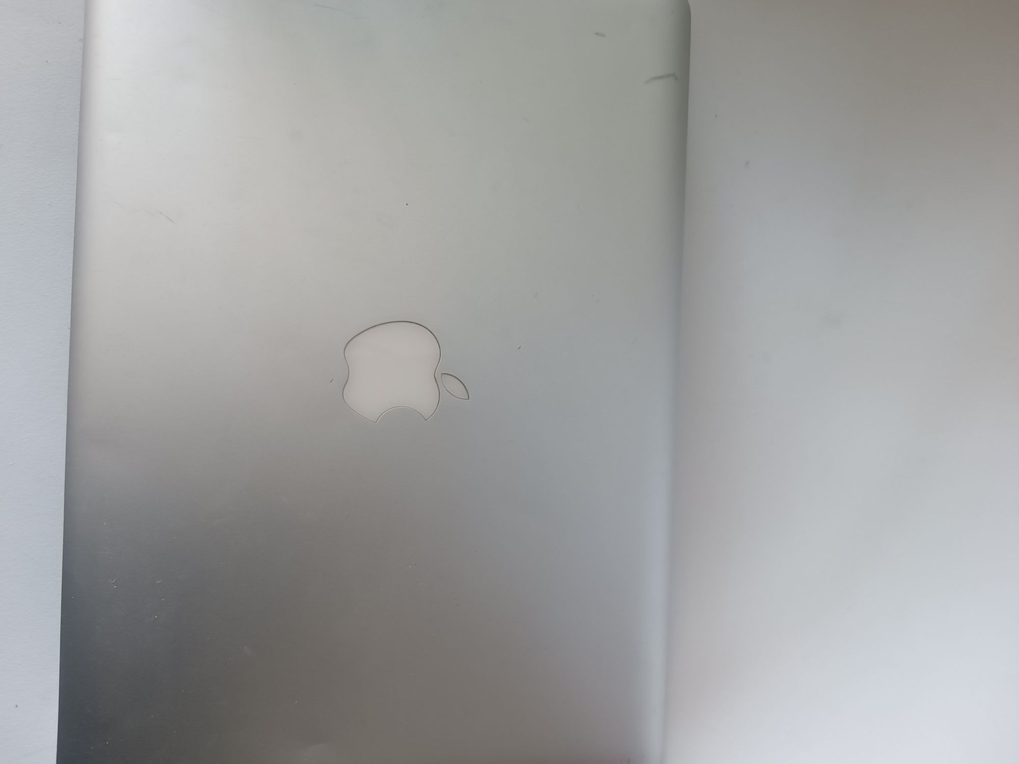 mac book (2009) 20 дюйм. Продаю только в своем городе