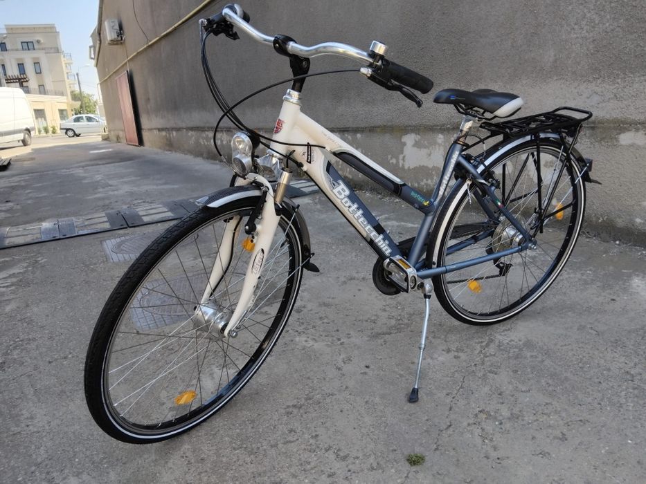 Vând bicicleta din aluminiu pentru damă