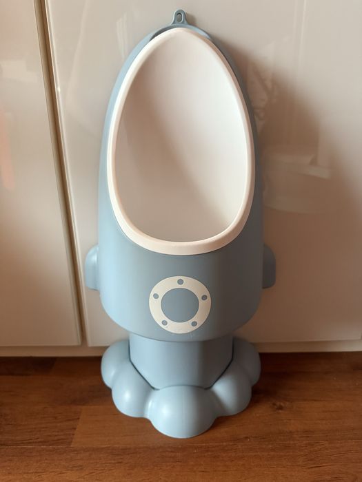 Olita pisoar baieti in forma de racheta