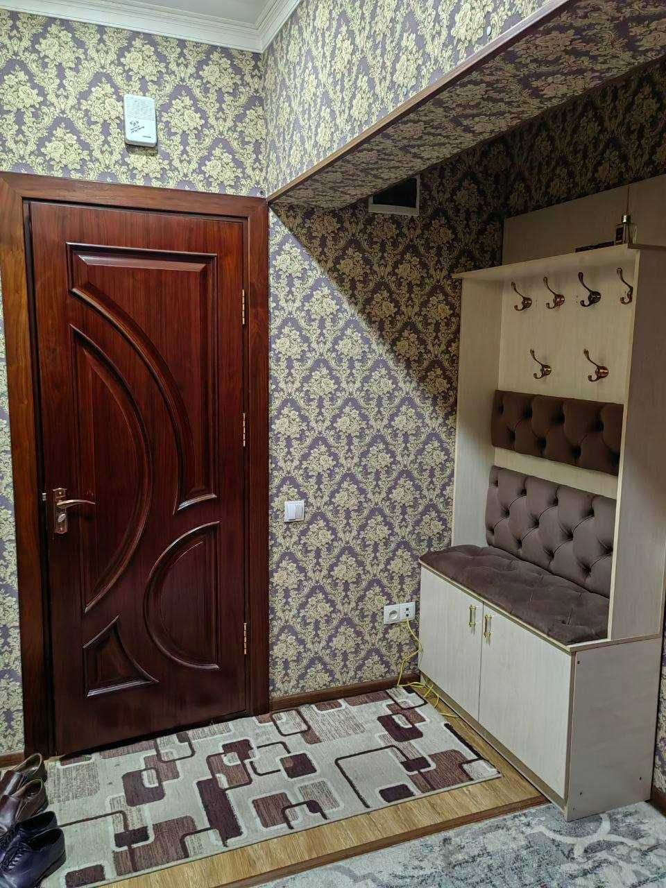 Продам 2-х комнатную на Авиасозлар 1.Кадышева. 77 серия