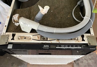 Съдомиялна AEG Electrolux Favorit 65411VI за вграждане 45см цяла/части