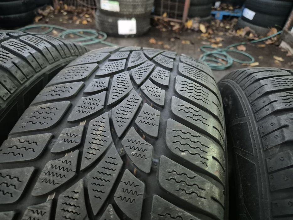 235 60 18 Dunlop 4 anvelope iarna