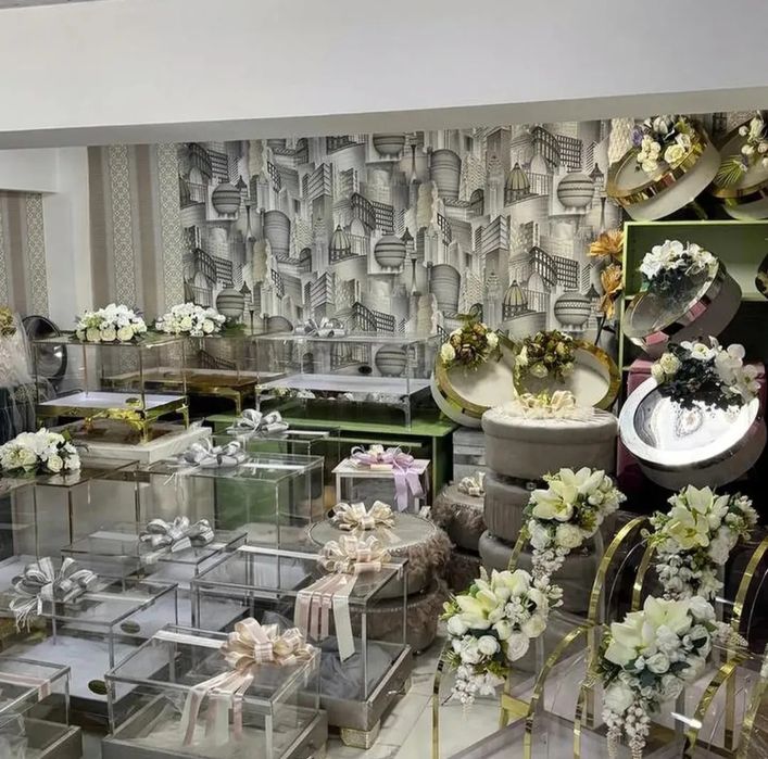 Бархид чимилдик туплами катта ва кенг ,сарпо учун замонавий шиша