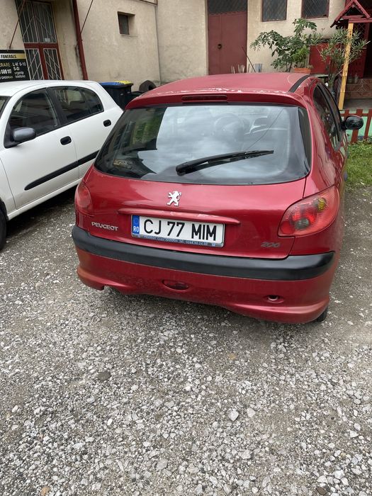 Vand Peugeot 206 , benzină, 2005