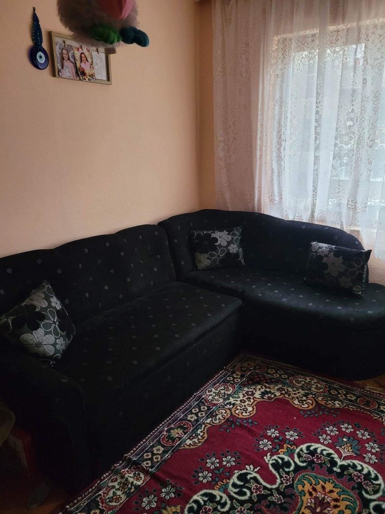 Ъглов диван с ракла