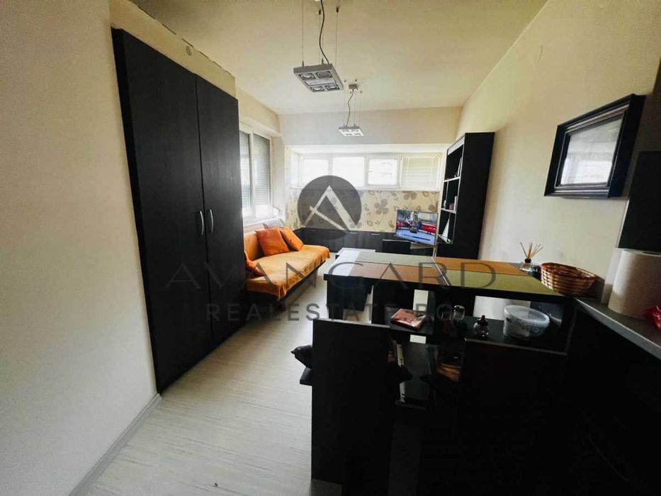 Продава се Двустаен апартамент в Пловдив, Кършияка - 38 кв.м за 2090 €/кв.м - Снимка #1