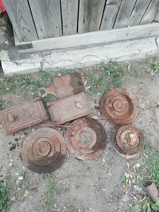 Продам дверцы на печку и кольца на плиту.