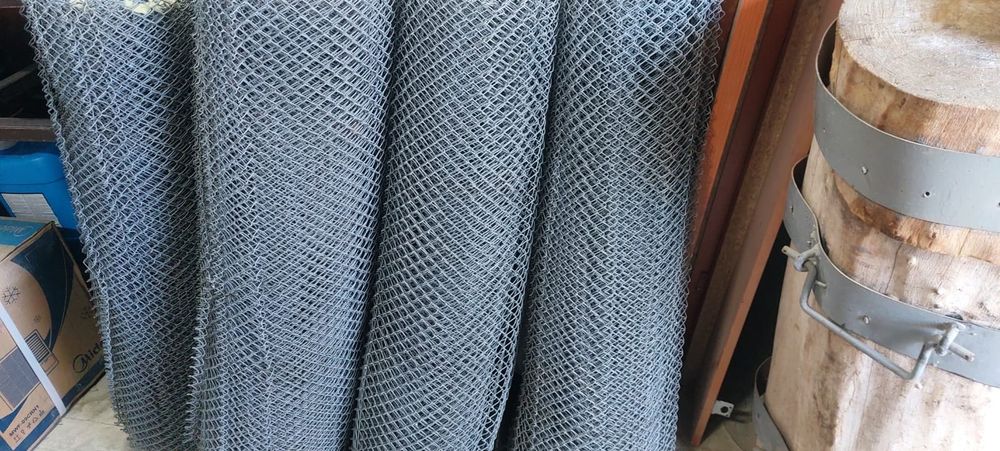 Продаётся сетка оцинкованная