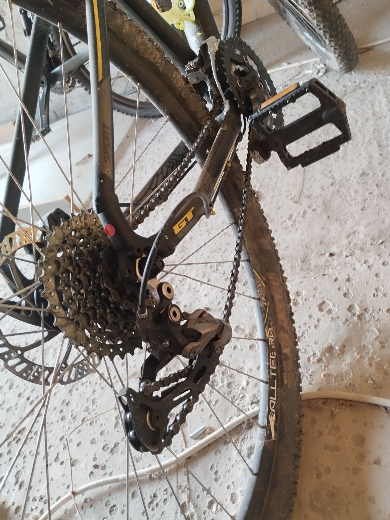 Bicicleta mtb pe 29 hidraulică