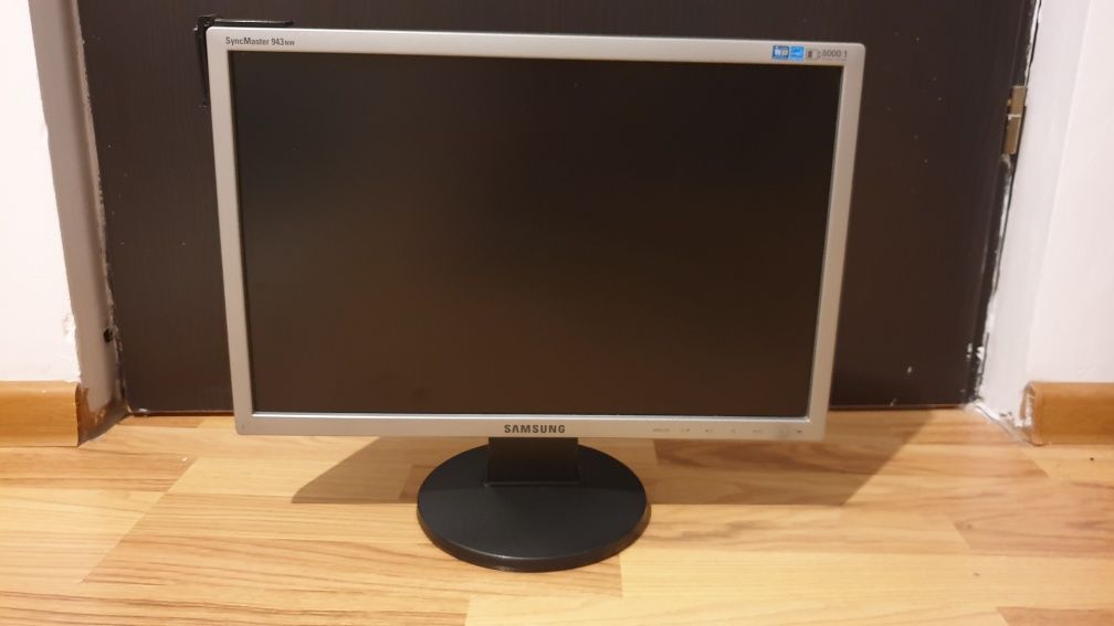 Monitor Samsung de 19 inchi VGA