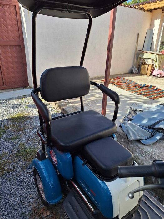 Електрическа триколка с покрив