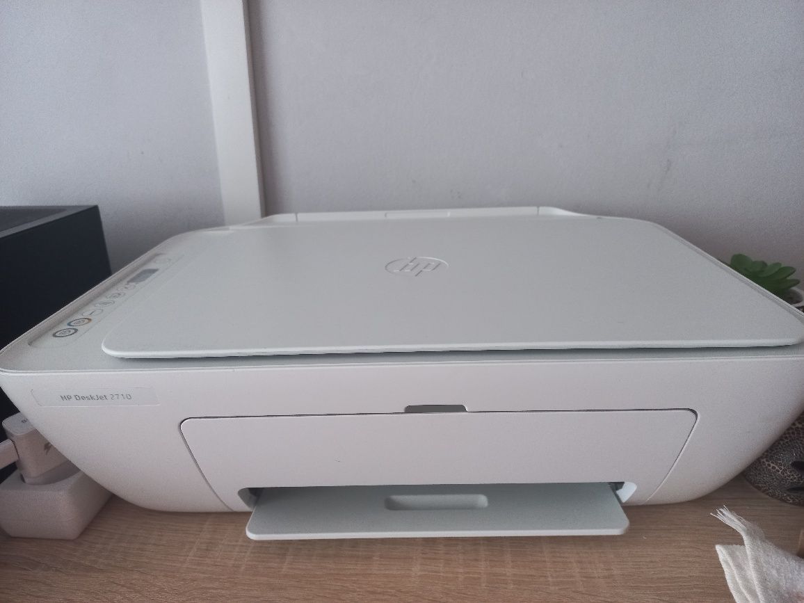 Imprimanta HP DeskJet 2710