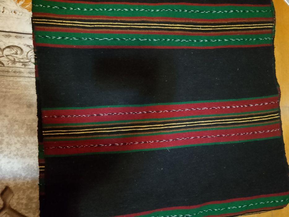 Ръчно тъкан килим