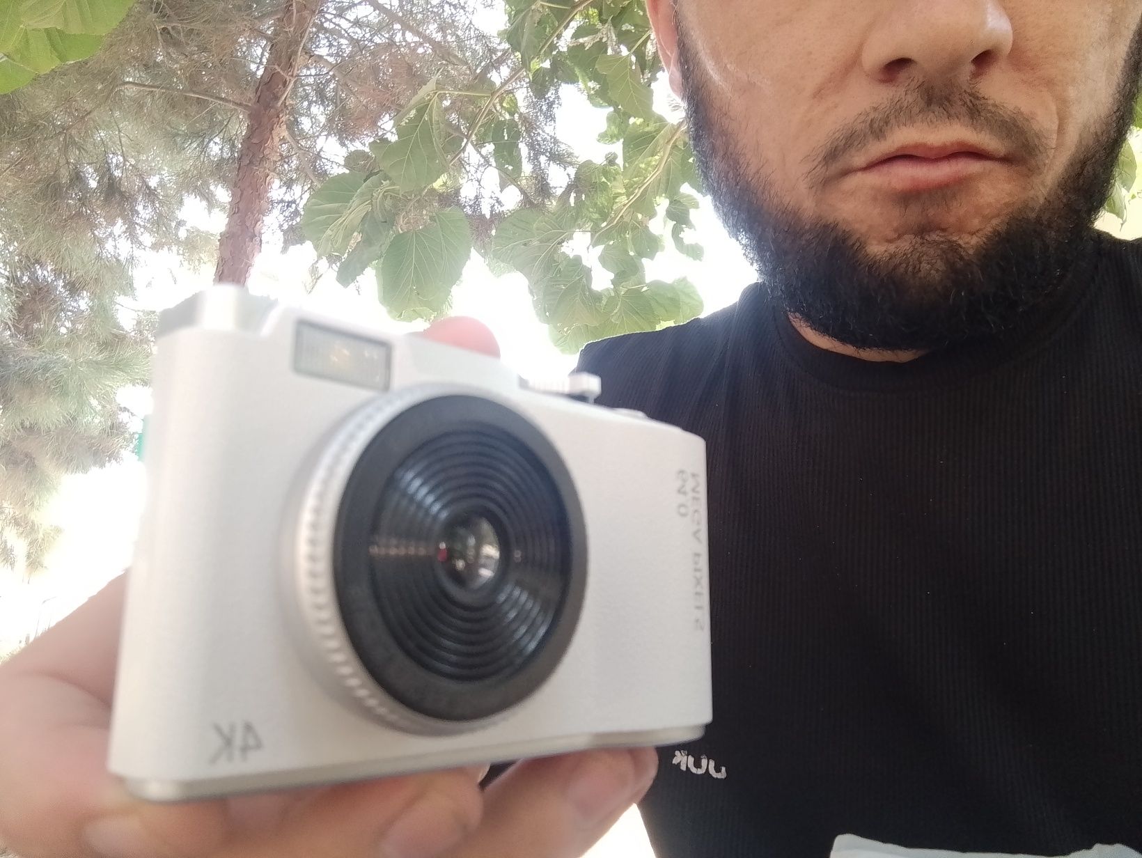 Yangi turibti Vedeo va rasmga oladi 32 gb xotira karta qoʻshib berilad
